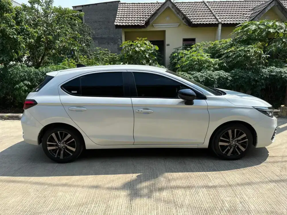 Rental mobil.lepas kunci / plus driver ok