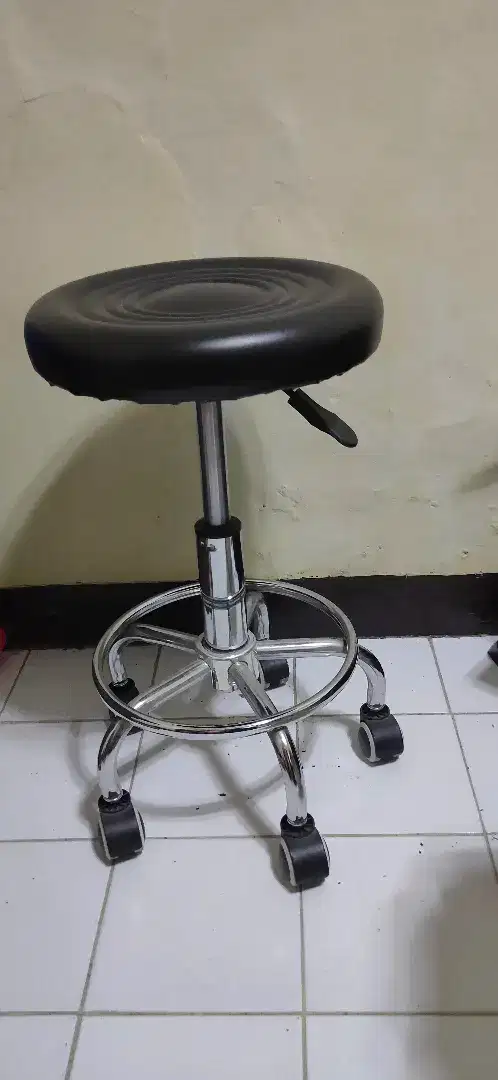Kursi Hidrolik Hitam