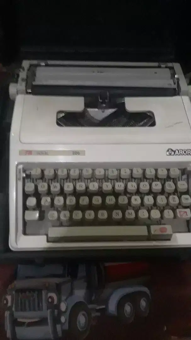 Mesin tik jadul th 1980 mulus masih normal semua