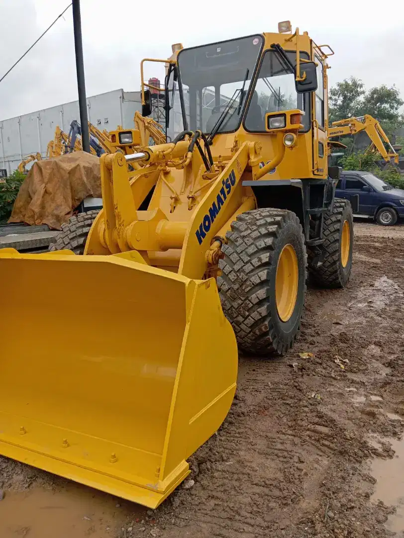 Dijual cepat loader Komatsu WA200-3 Wheel Loader Buildup Harga Dp/TDP