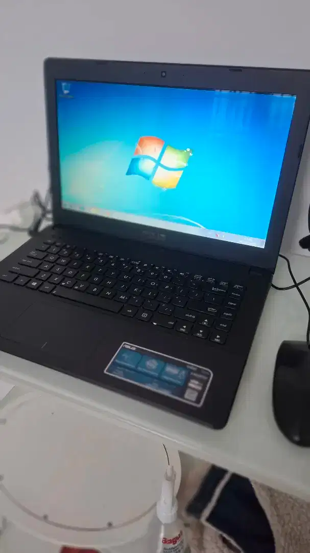 Laptop Asus X452C (i3 ram 2GB) free A4tech wireless mouse