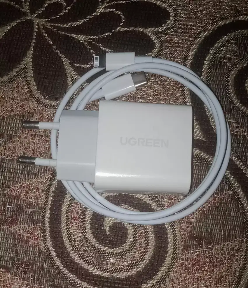 Charger Ugreen 20w C to lightning
