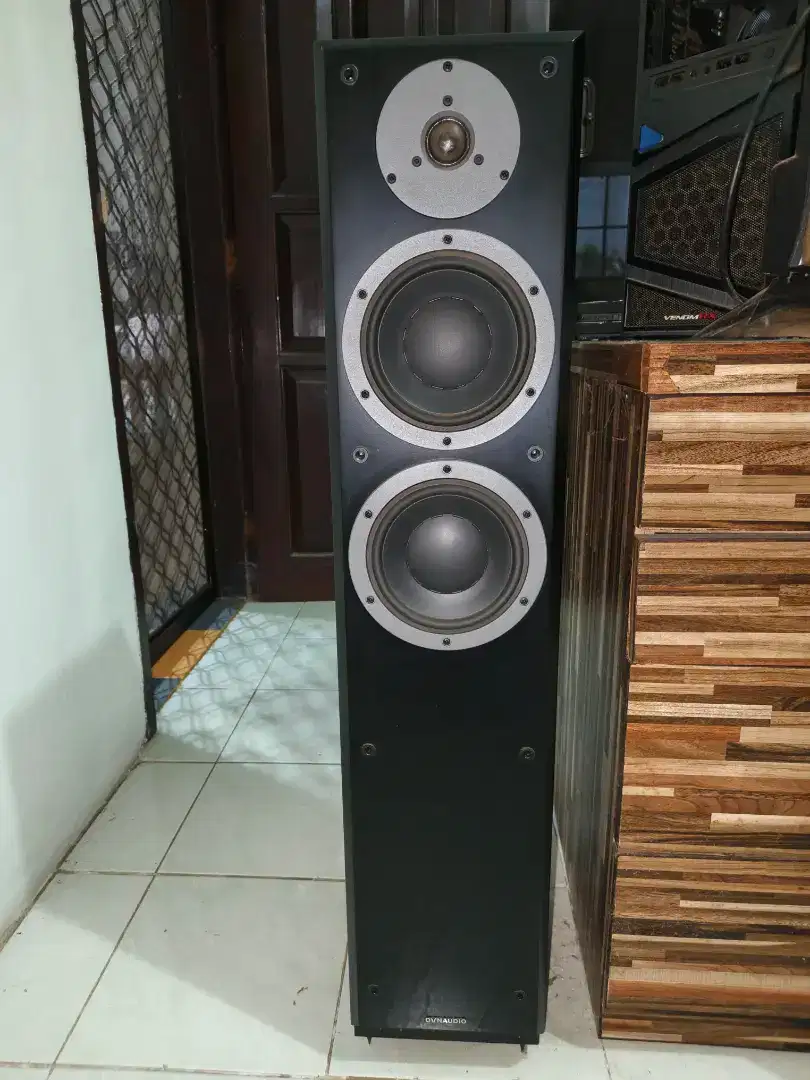 Dynaudio EmitM30 (black) Made in Denmark