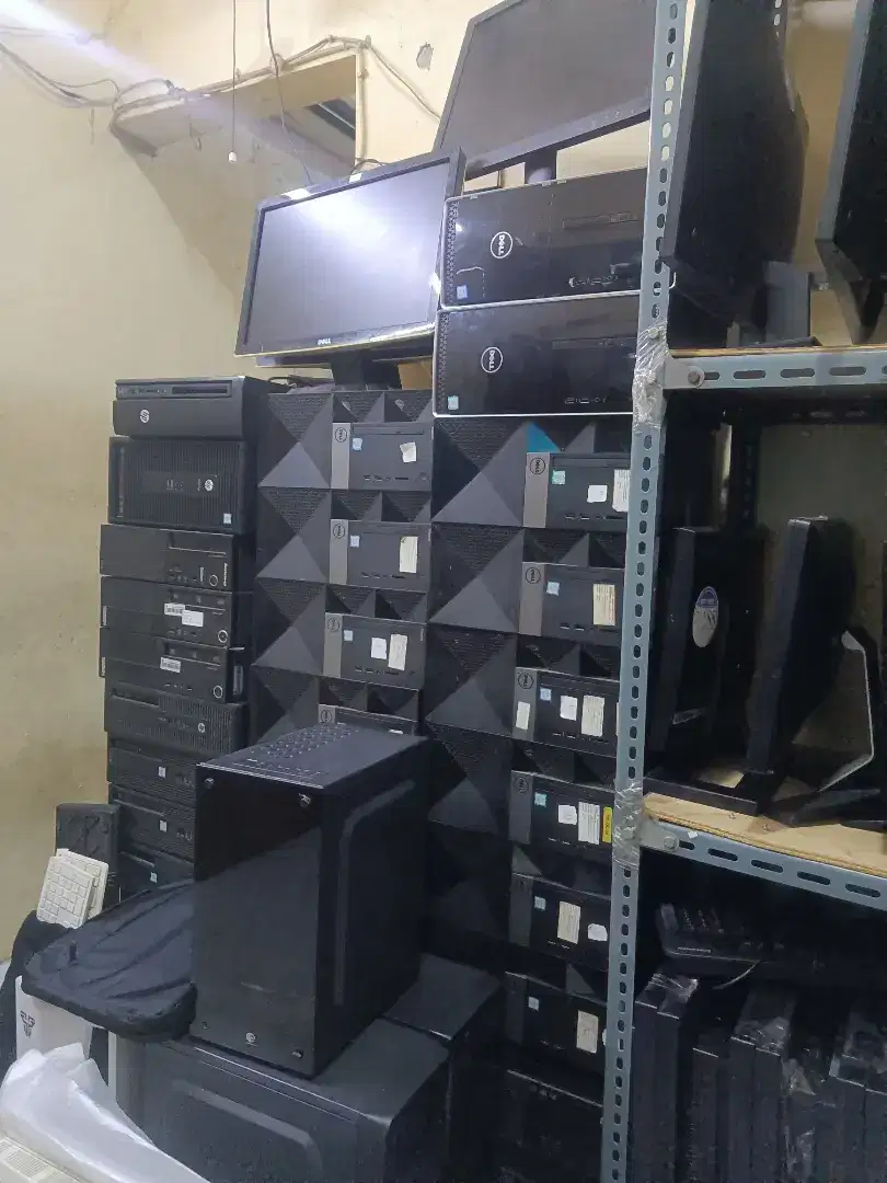 Terima jual beli komputer bekas ex lelangan kantor all in one monitor