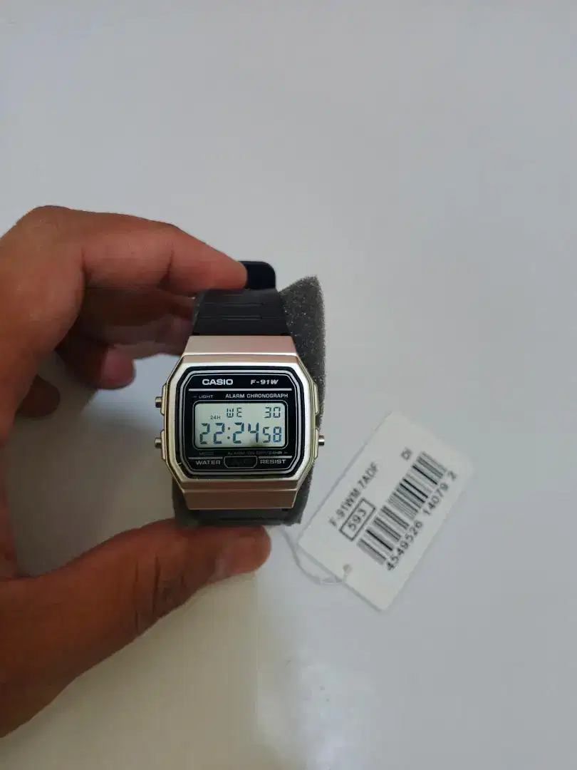 Jam tangan CASIO F-91W