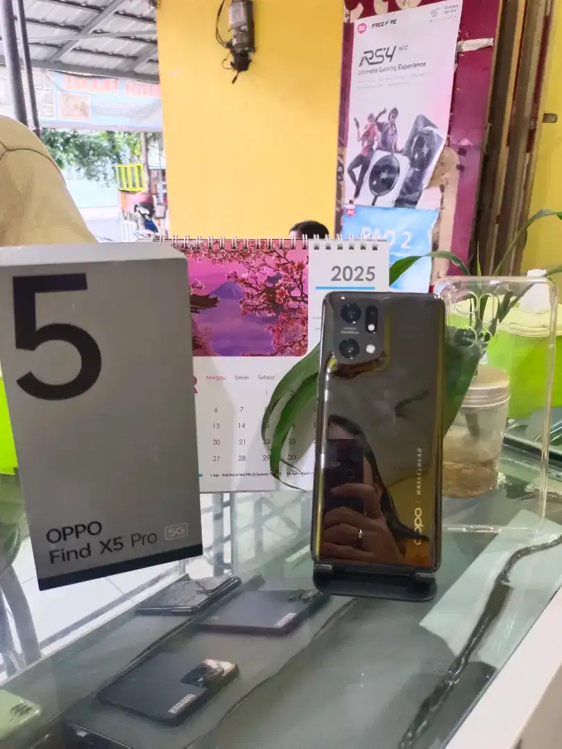 2nd : Find X5 pro 12/256 5G mulus