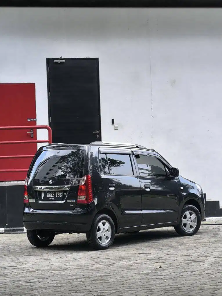 DP 14JT // SUZUKI KARIMUN WAGON R 1.0 AT 2016