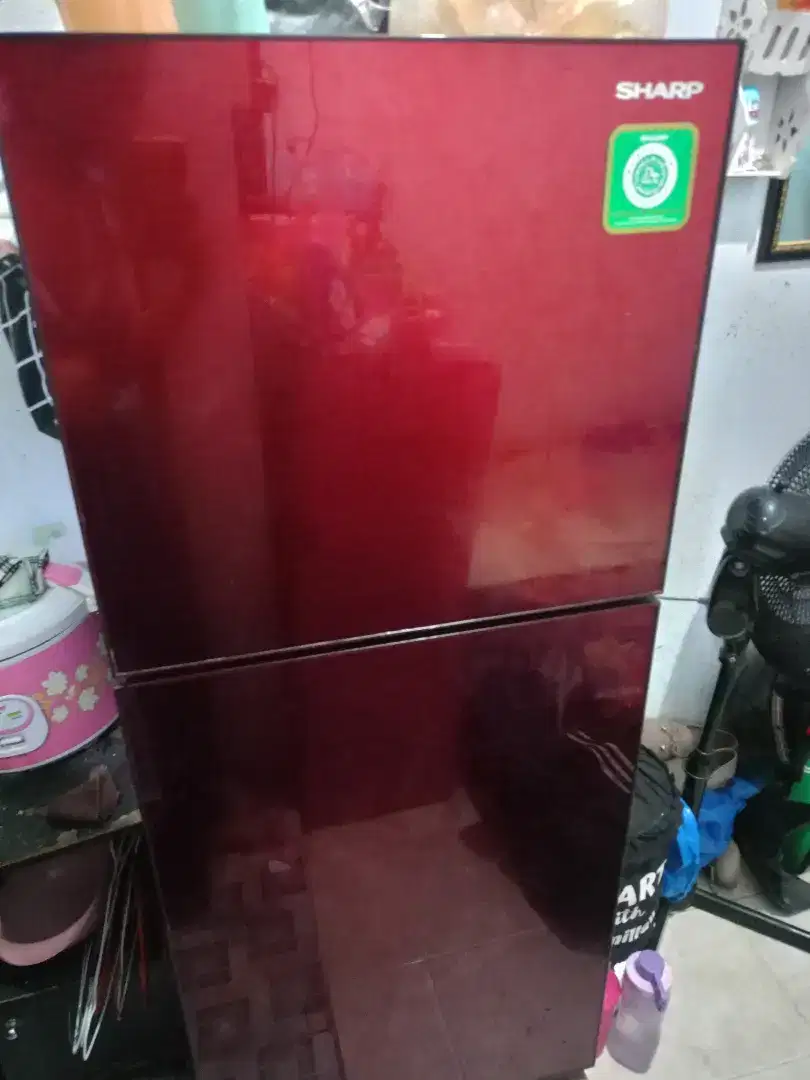 Fore sale kulkas Sharp 2 pintu masih mulus no minus..