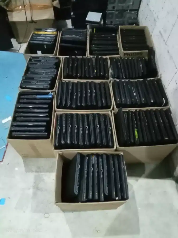 TERIMA JUAL/BELI KOMPUTER BEKAS,SATUAN,LELANGAN,DAN BORONGAN EX KANTOR