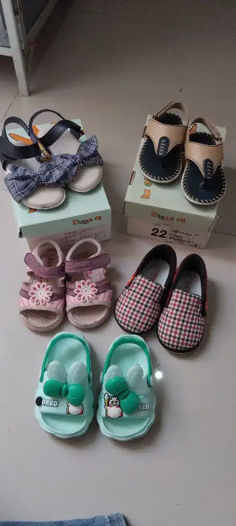 Take all sendal sepatu anak 1-2th seperti baru