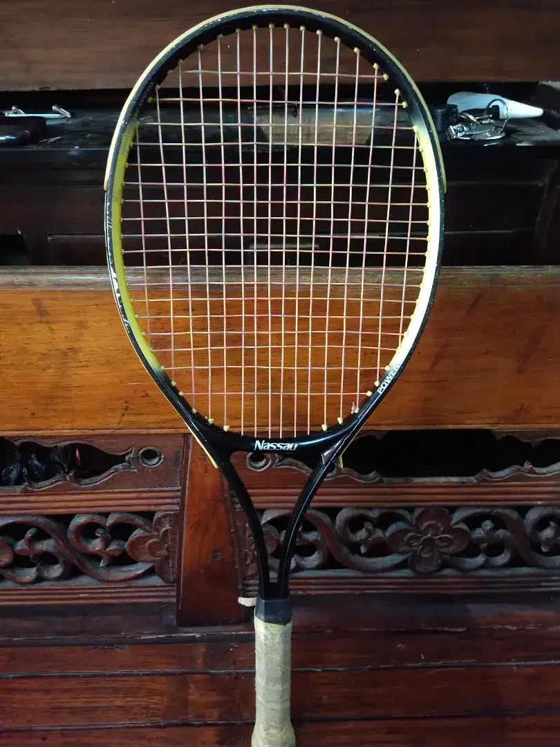Raket tenis merk nassau