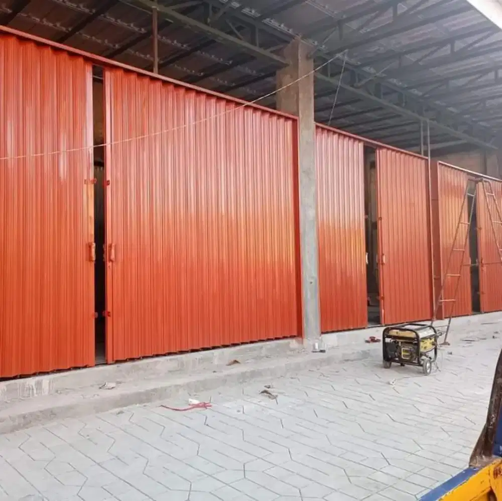 Rolling door folding gate