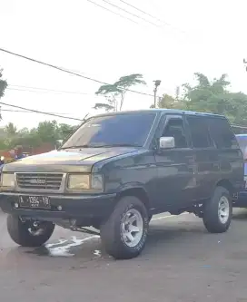 Siap Pakai Isuzu Panther Bornet 2.3 Manual Warna Hitam Tahun 1994
