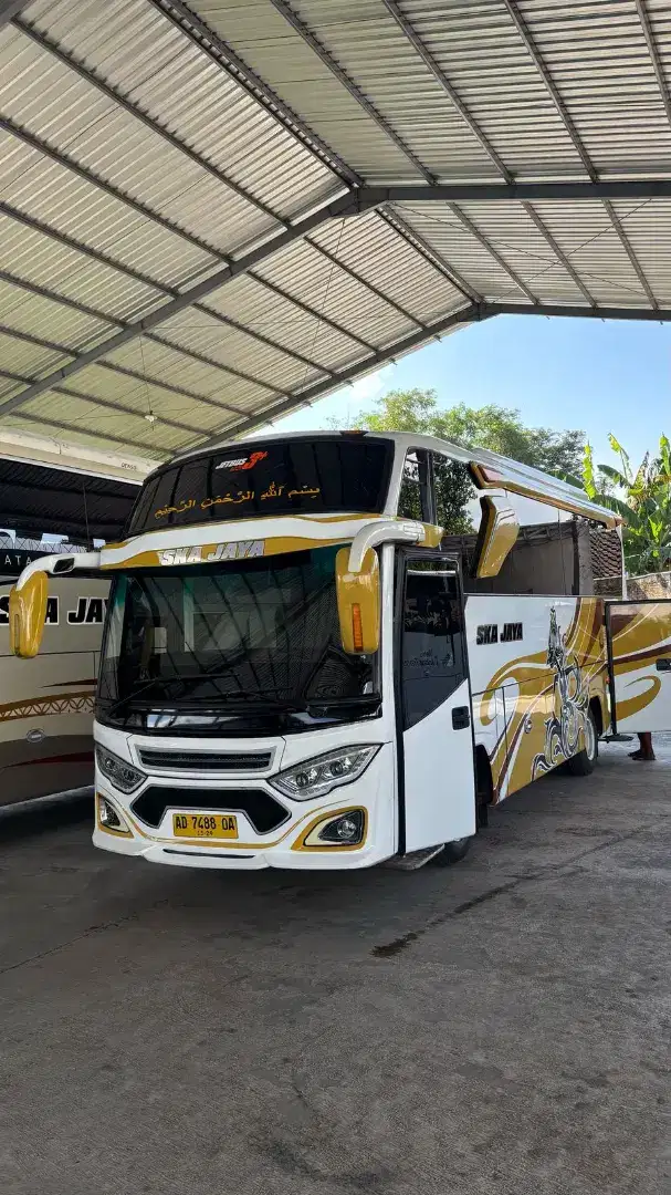Bus Mitsubishi Canter 136ps 2013