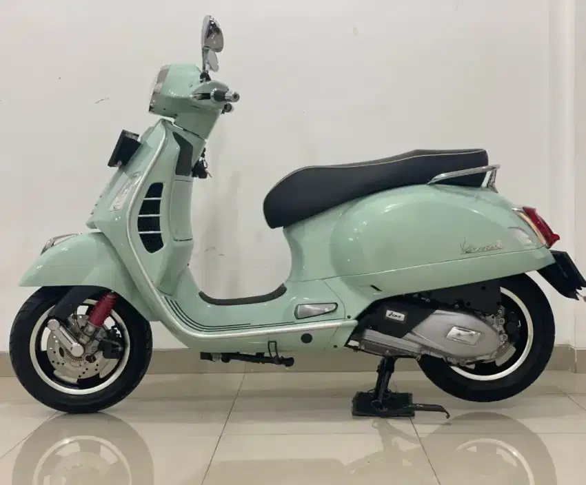 Vespa GTS 150 i-get 150 ABS tahun 2018 ODO 100perak