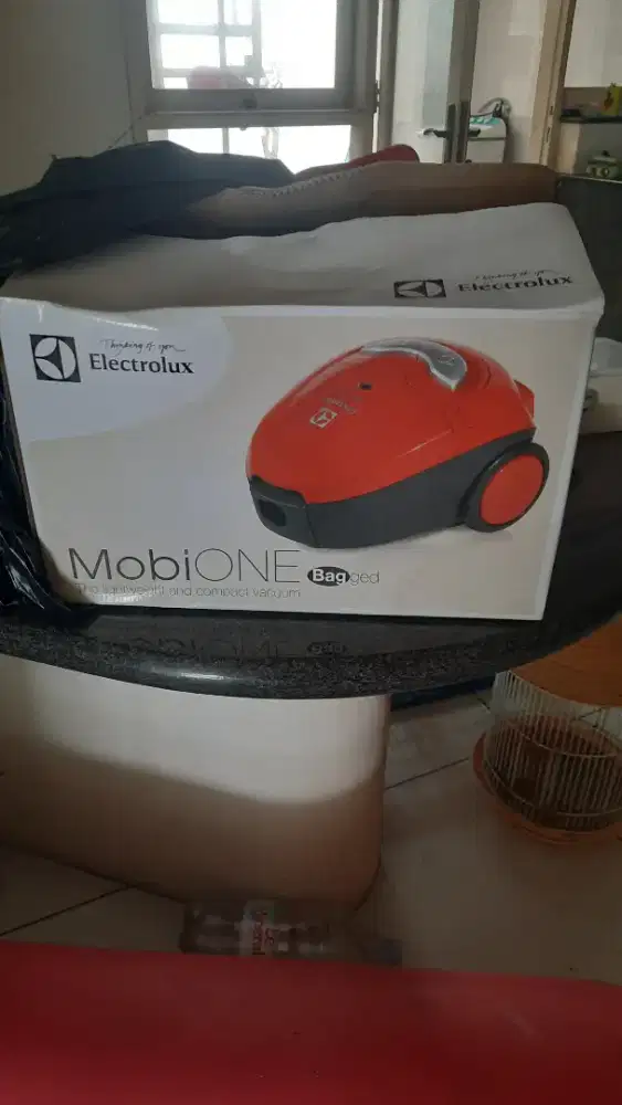 Penyedot debu mobione elektrolux