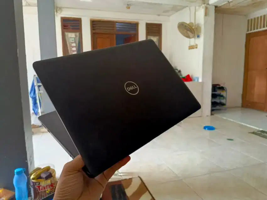 DELL DUAL VGA GAMING LATITUDE