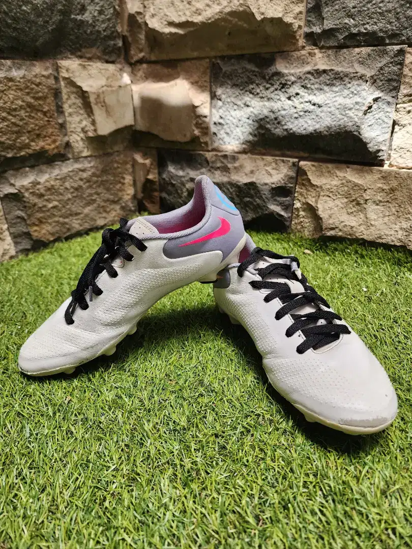 NIKE LEGEND TIEMPO WHITE SEPATU BOLA