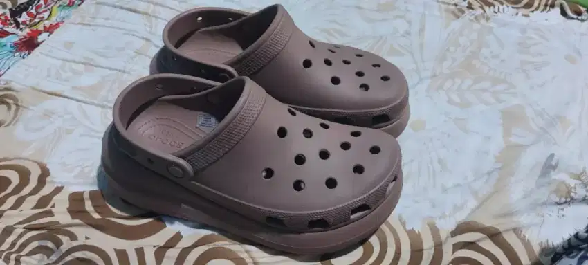 SENDAL/SEPATU CROCS