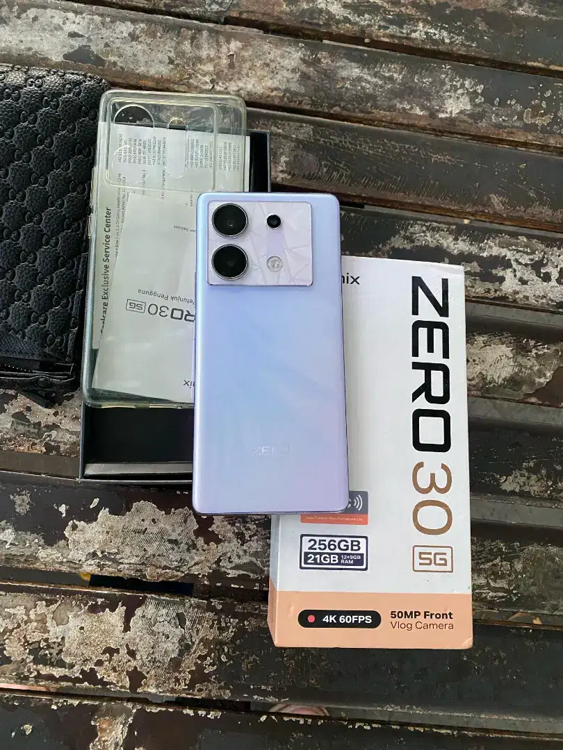 Infinix Zero 30 5G ram 12+9/256 Layar Lengkung Amoled