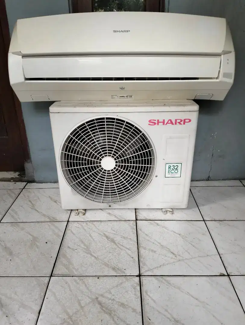 ac split 1/2 pk sharp dingin, bagus