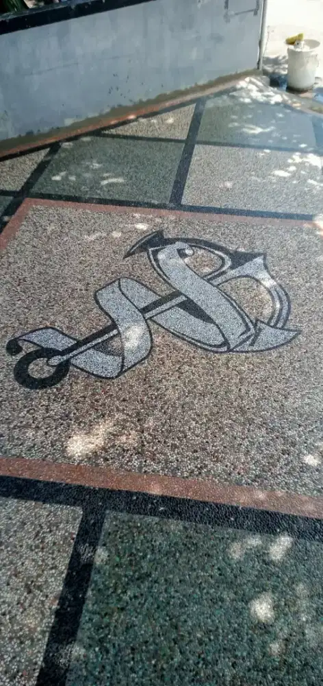 Batu koral sikat motif