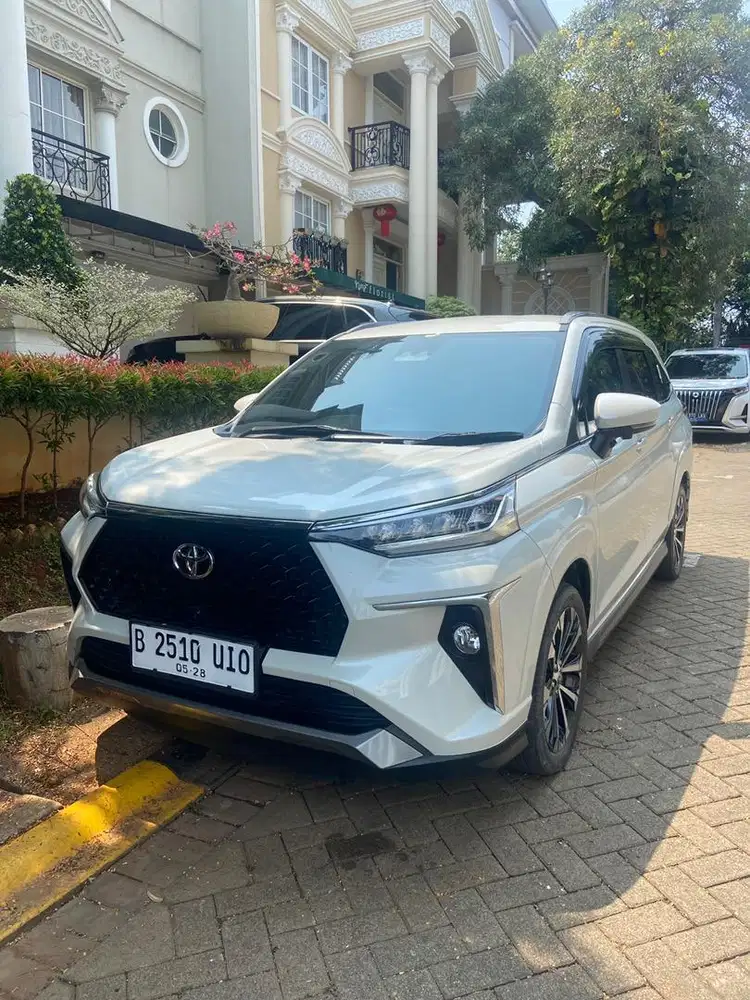 Toyota Avanza 1.5 Veloz Q TSS bensin AT White