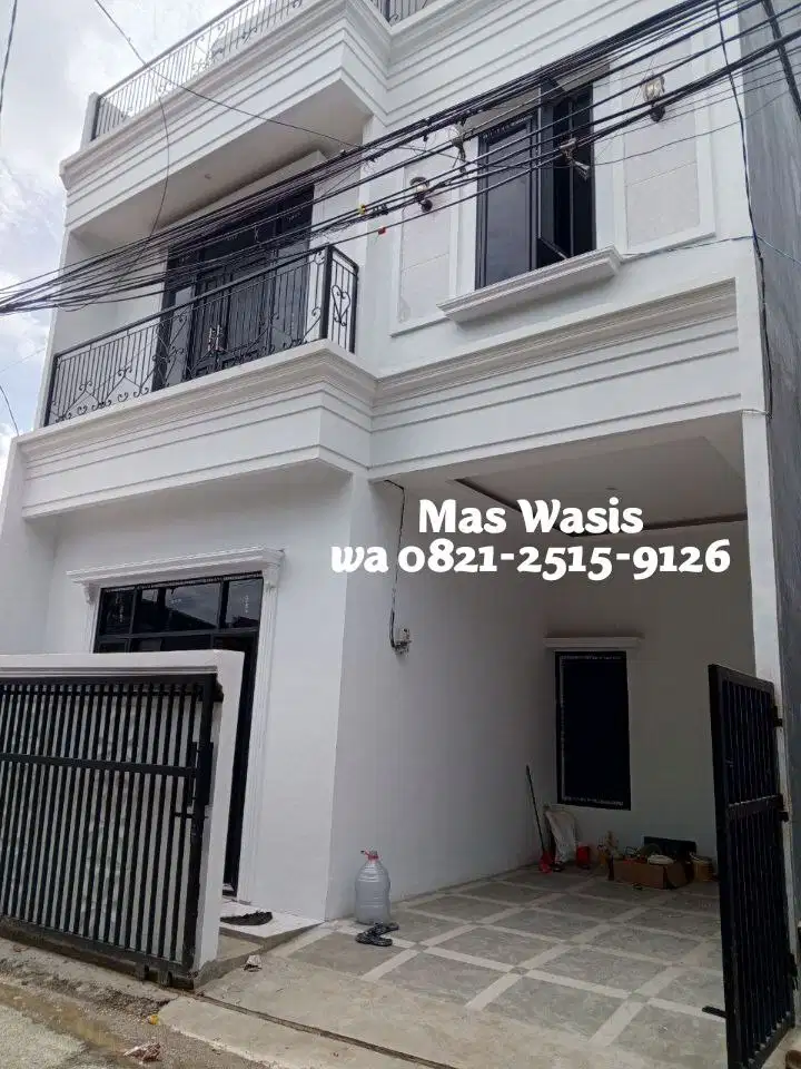 Rumah Cluster dengan Desain Modern Classic 2-lantai+Rooftop Jagakarsa