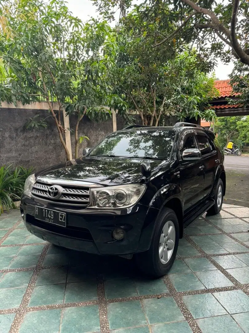 Toyota Fortuner 2.7 type G bensin 2010 sangat mulus