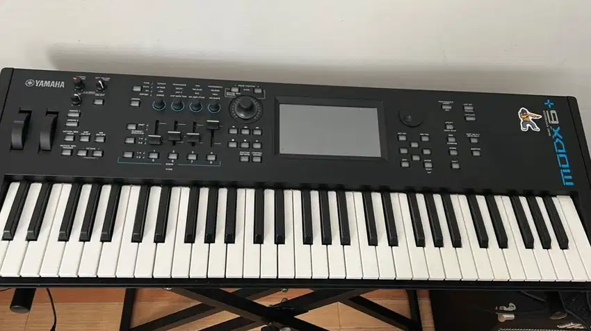 Synthesizer Yamaha MODX6+