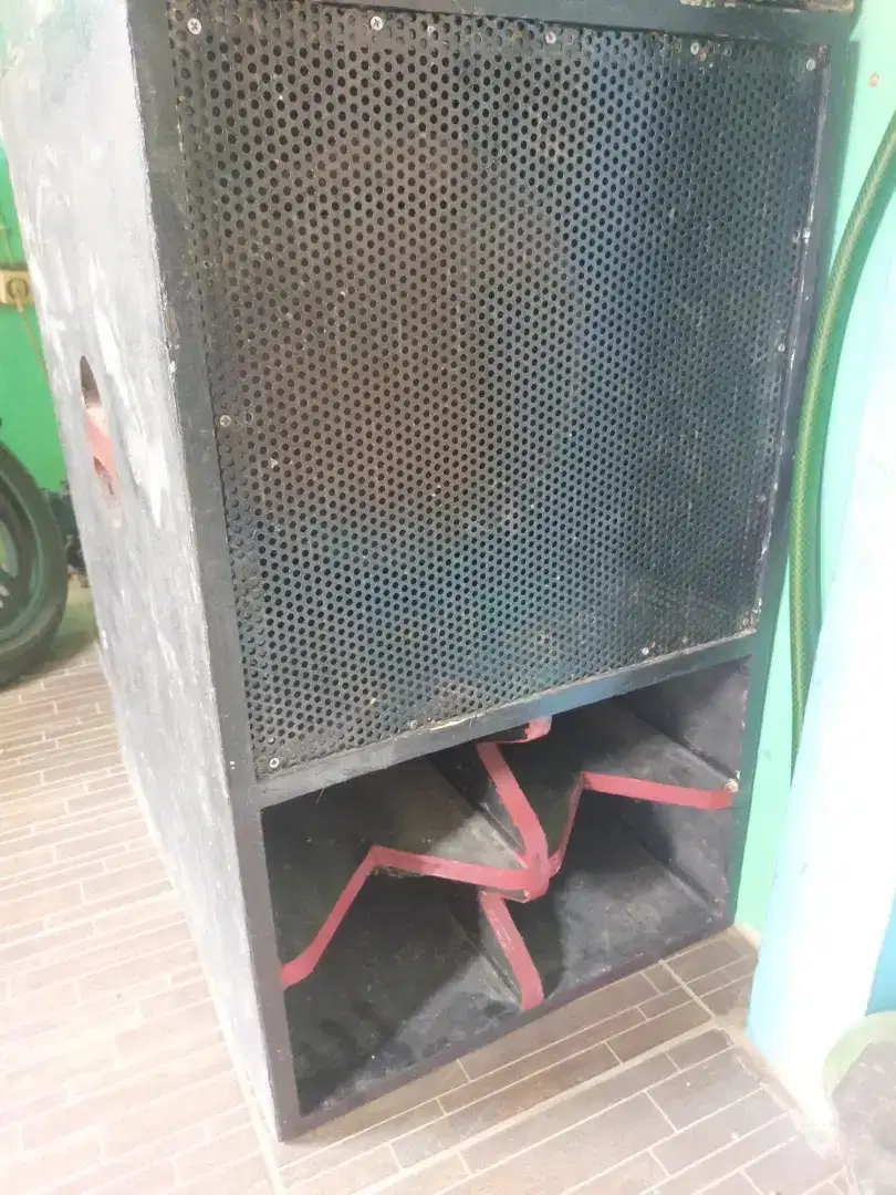 Box speaker CBS 15 inci