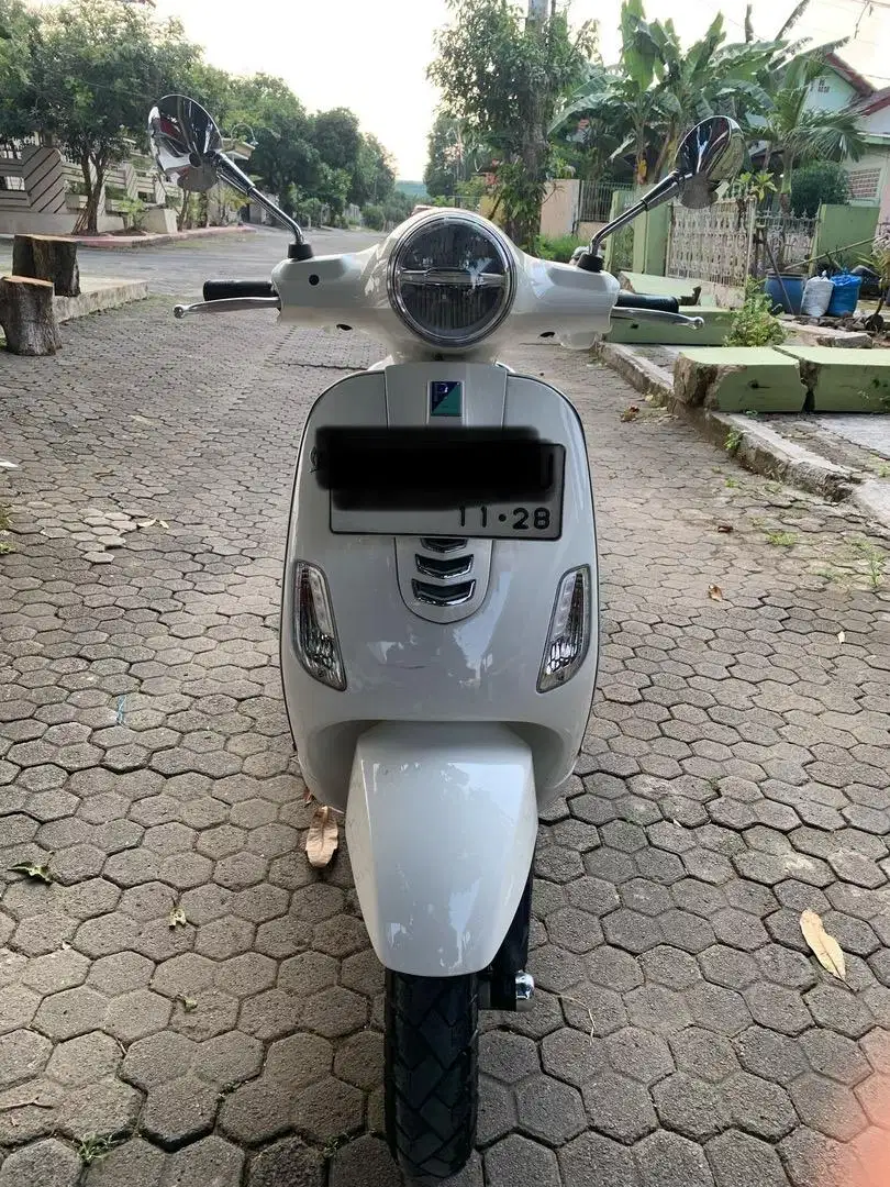 Vespa LX-125 iGET tahun 2023