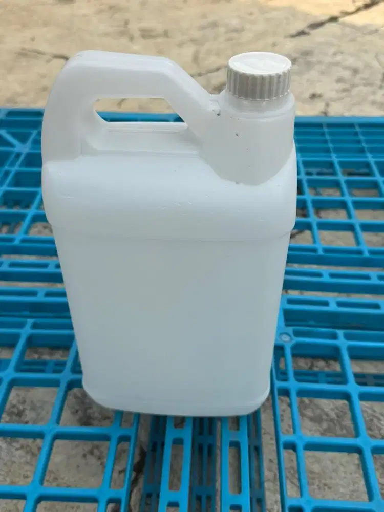 Jerigen 2 liter HDPE bekas