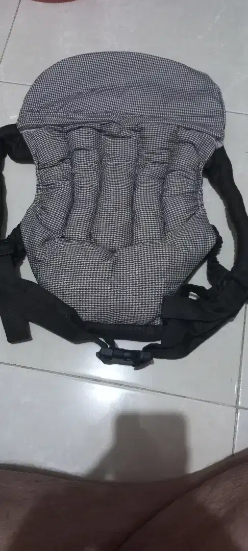 jaul gendong bayi murah 100 ribu dapt 2,kalao beli 1 pcs 70 ribu
