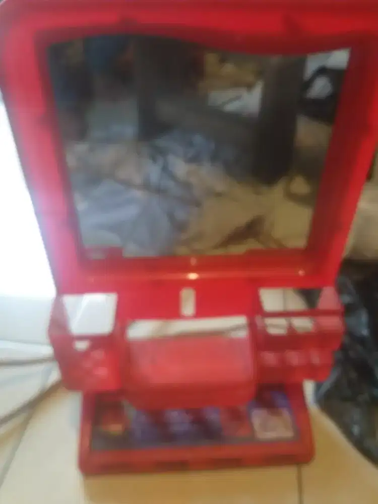 Kaca cermin kamar mandi