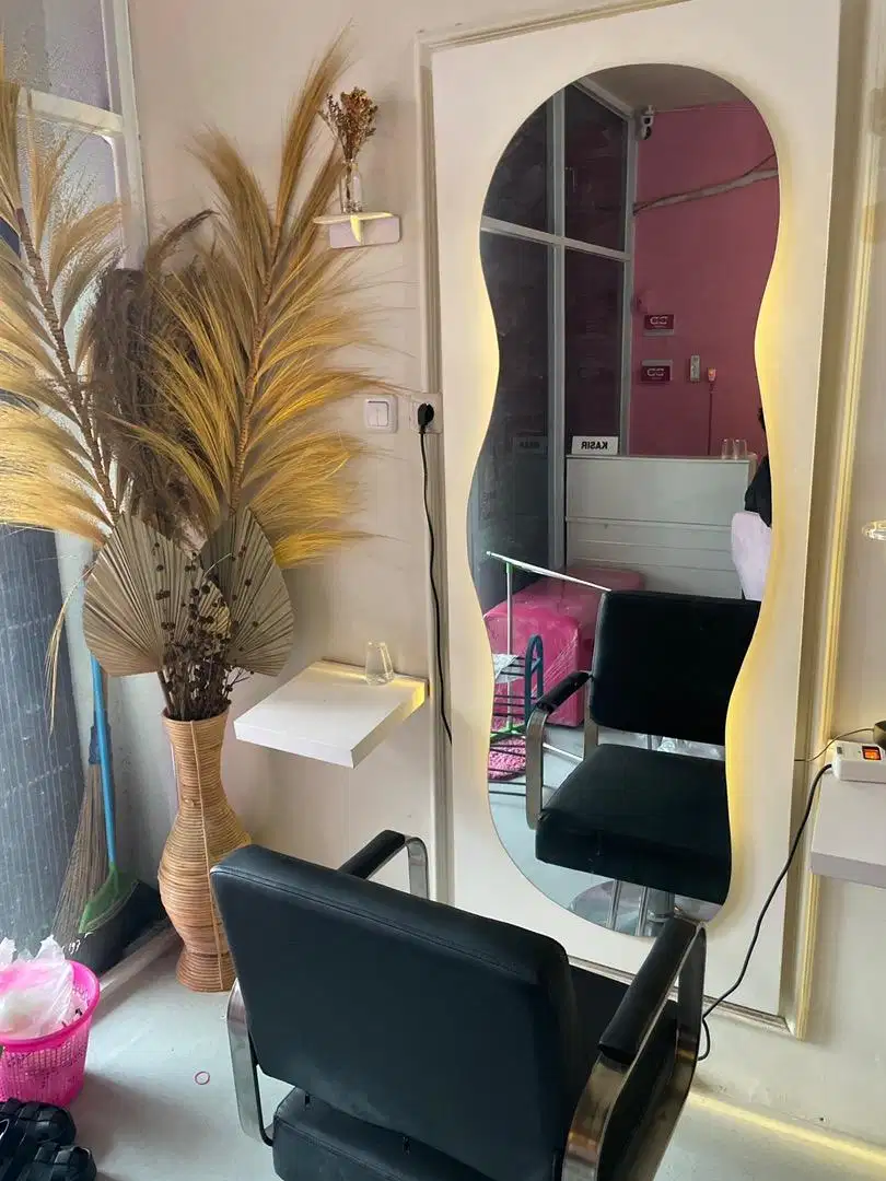 kaca salon / cermin salon / cermin estetik