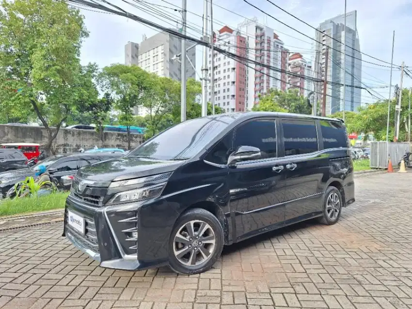 [OLX Mobbi] Dp Rendah Toyota Voxy 2.0 AT 2017 0HA