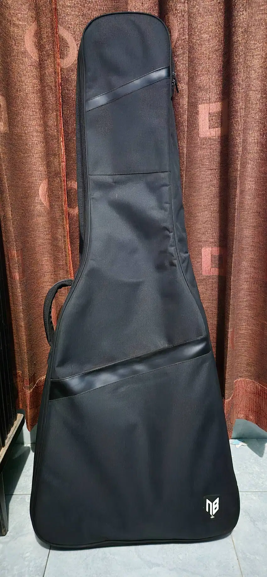 NB Delta by DBM case acoustic guitar (like new)