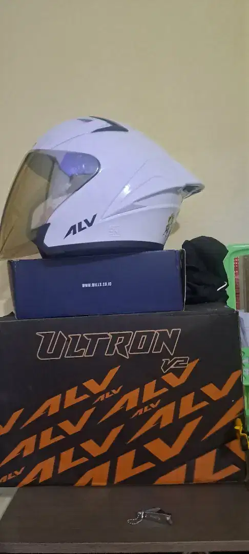 Helm alv ultron v2 size M