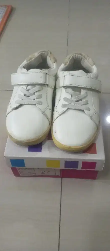 Sepatu anak Fladeo Kids