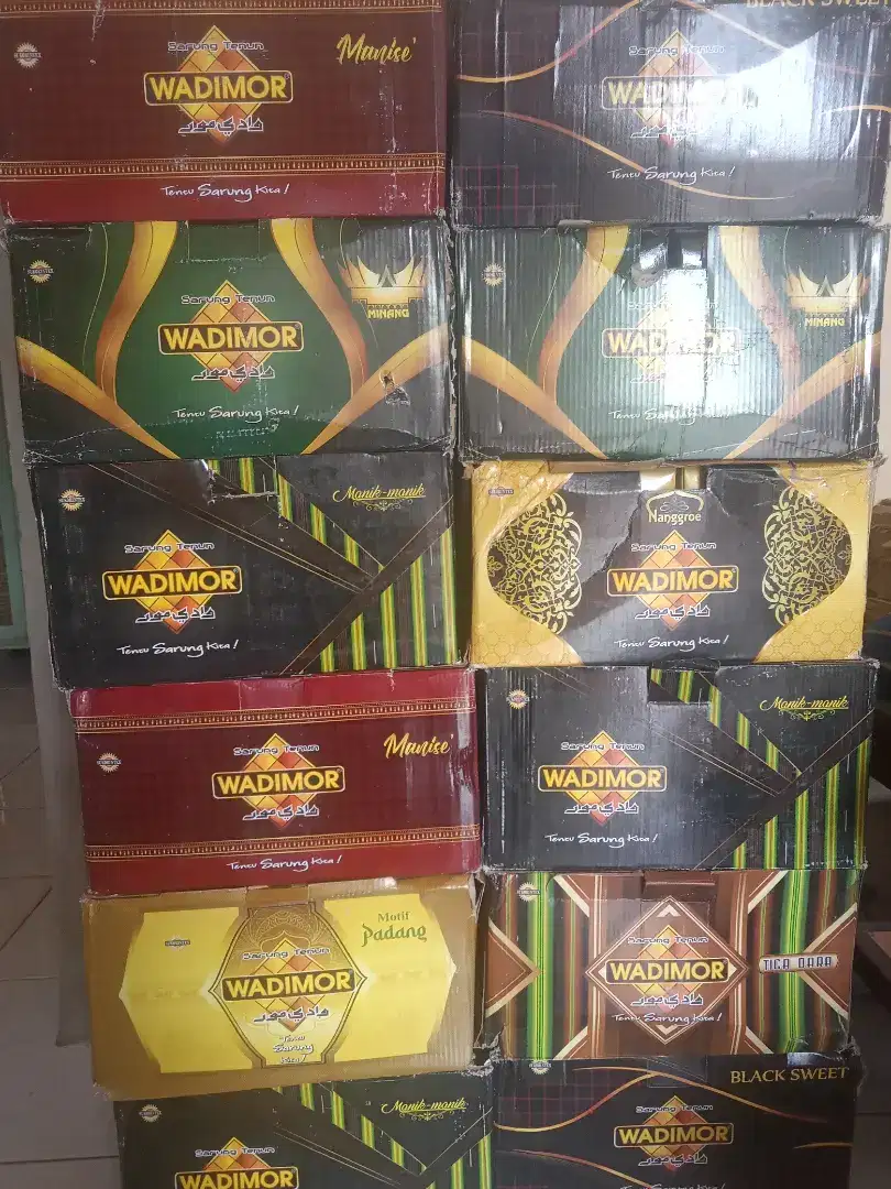 Kain sarung wadimor