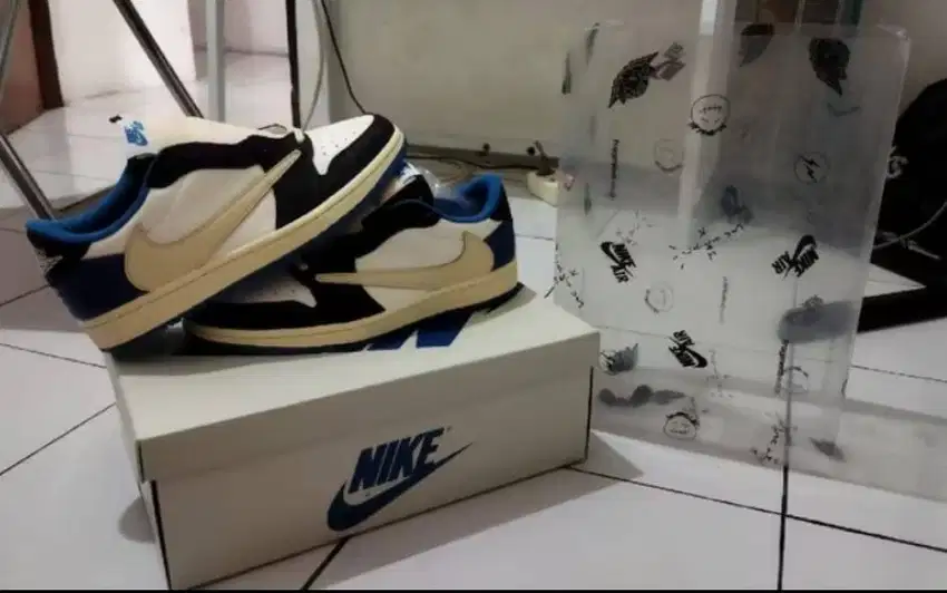 Nike Air Jordan 1 Retro Low OG Travis Scott x Fragment Design