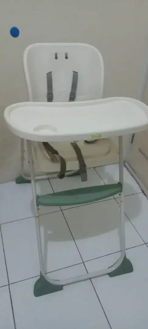 Baby chair atau kursi makan bayi