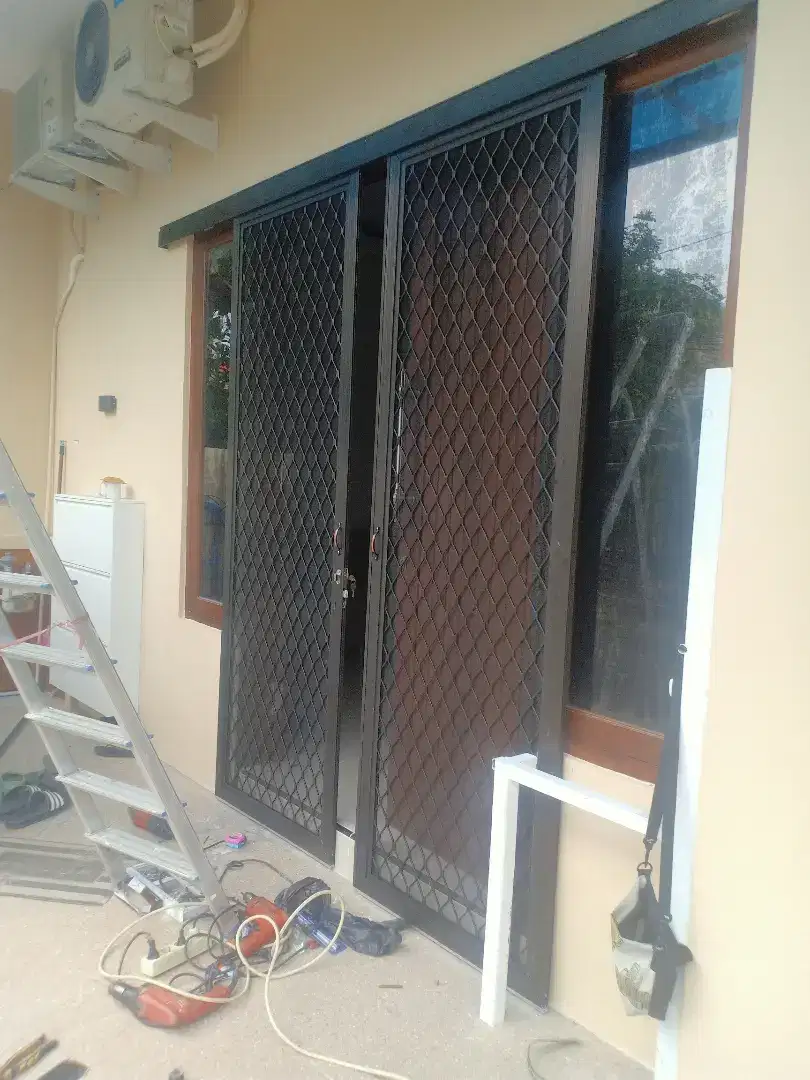 Pintu kasa nyamuk almunium/exsona
