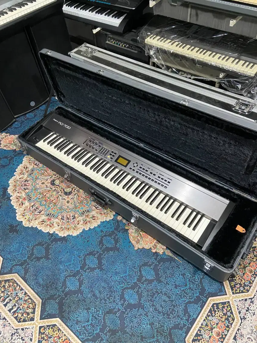 Digital Piano Roland RD700 RD 700 Include Hardcase