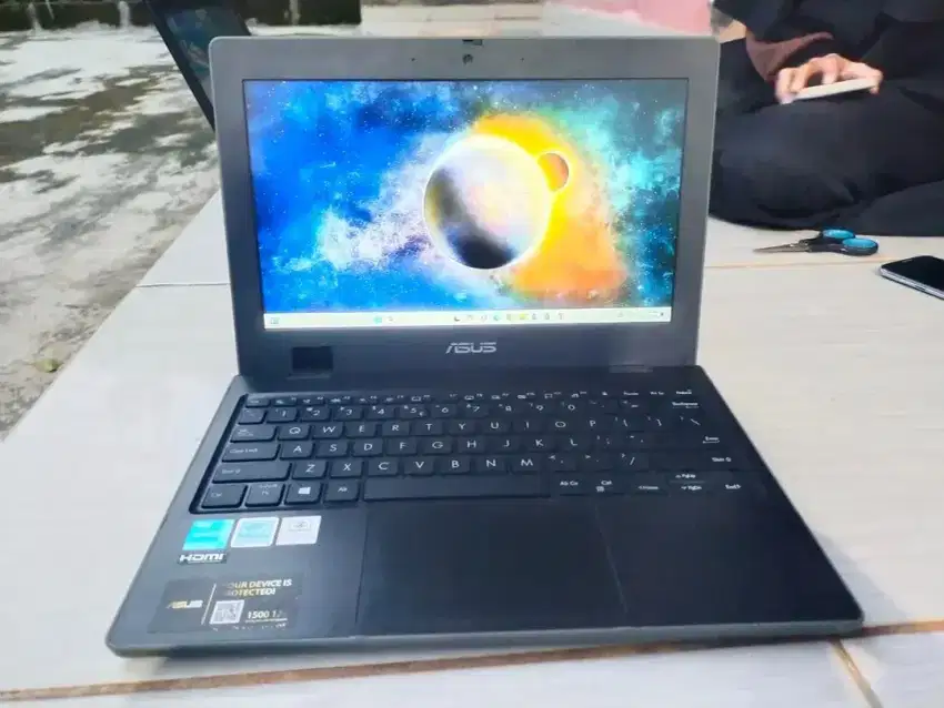 Super Ngebut anti lelet dgn SSD
Notebook Asus BR1100CKA