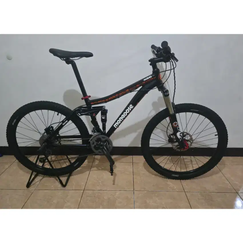 Sepeda gunung mtb mongoose salvo comp 26 deore 27speed rasa 30speed
