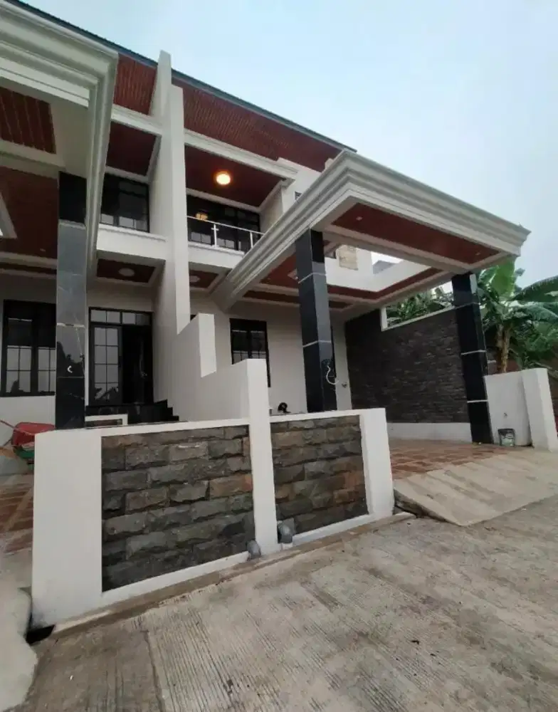 Dijual rumah siap pakai mewah 2 lantai kolam renang semarang barat