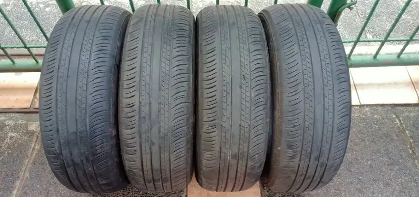 Ban Dunlop Enasave EC300+ 215 60 R17