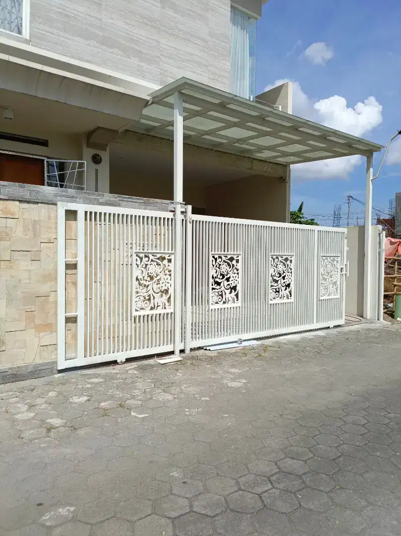 Pagar Perforated Woodplank Lasercutting Besi minimalis modern Jogja